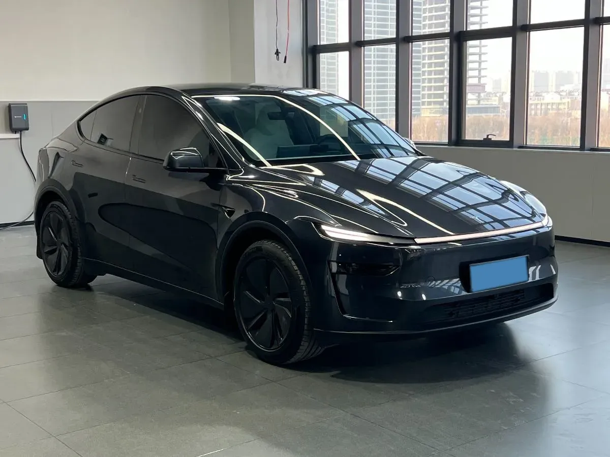 2025 Tesla Model Y BEV 78.4KWH,autocango,china used car exporter,china ev exporter,chinese used car exporter,chinese used ev exporter