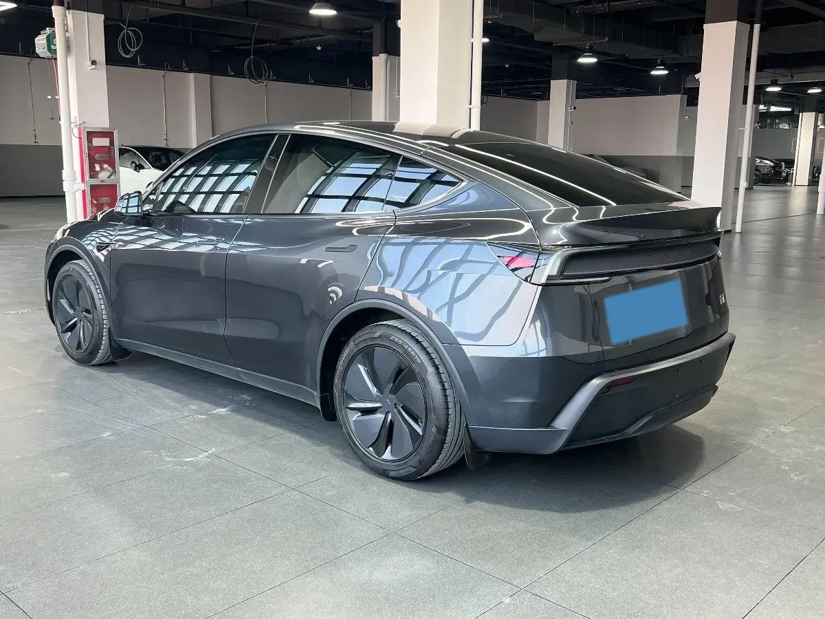 2025 Tesla Model Y BEV 78.4KWH,autocango,china used car exporter,china ev exporter,chinese used car exporter,chinese used ev exporter
