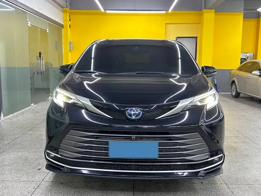 2023 Toyota Sienna 2.5L 189HP L4 E-CVT Hybrid,autocango,china used car exporter,china ev exporter,chinese used car exporter,chinese used ev exporter