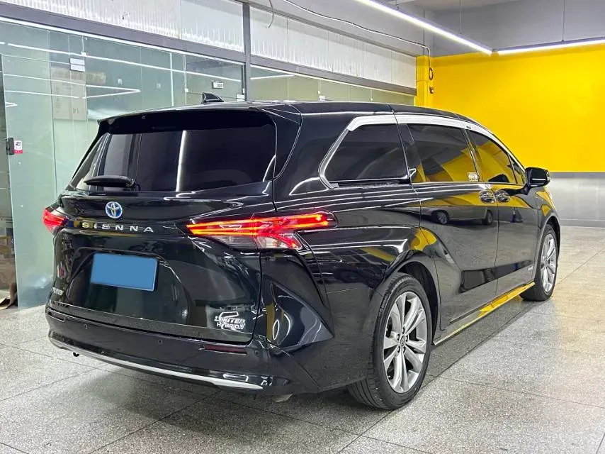 2023 Toyota Sienna 2.5L 189HP L4 E-CVT Hybrid,autocango,china used car exporter,china ev exporter,chinese used car exporter,chinese used ev exporter