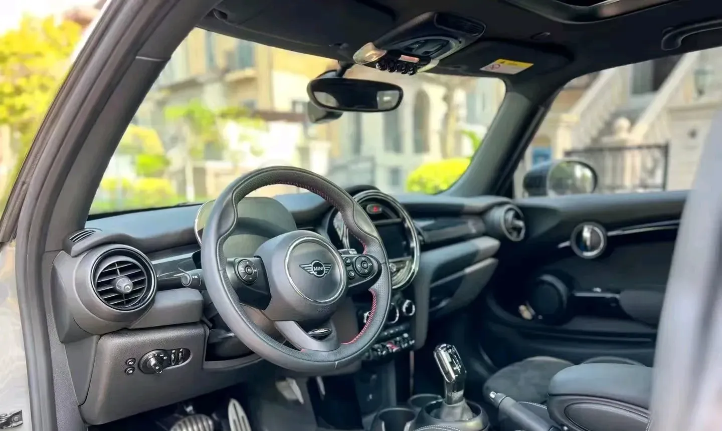 2020 MINI MINI 1.5T 136HP L3 7DCT,autocango,china used car exporter,china ev exporter,chinese used car exporter,chinese used ev exporter