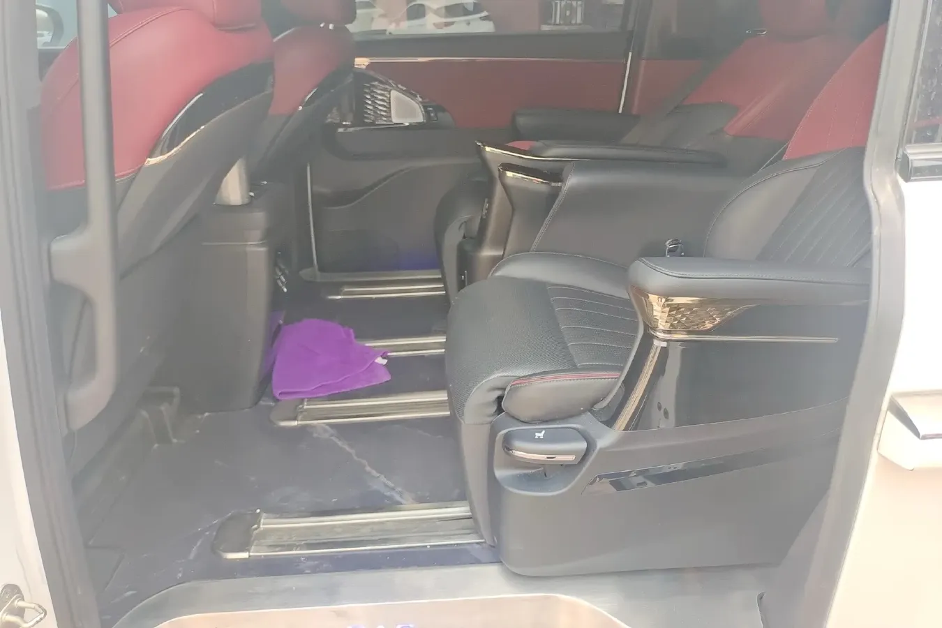 2023 GAC Trumpchi M8 2.0T 252HP L4 8AT,autocango,china used car exporter,china ev exporter,chinese used car exporter,chinese used ev exporter