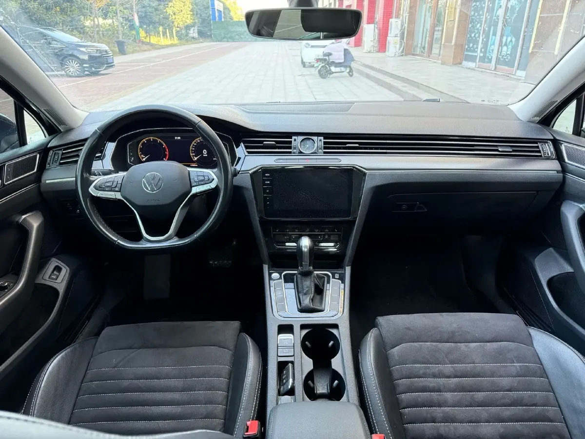 2020 Volkswagen Magotan 2.0T 186HP L4 7DCT,autocango,china used car exporter,china ev exporter,chinese used car exporter,chinese used ev exporter