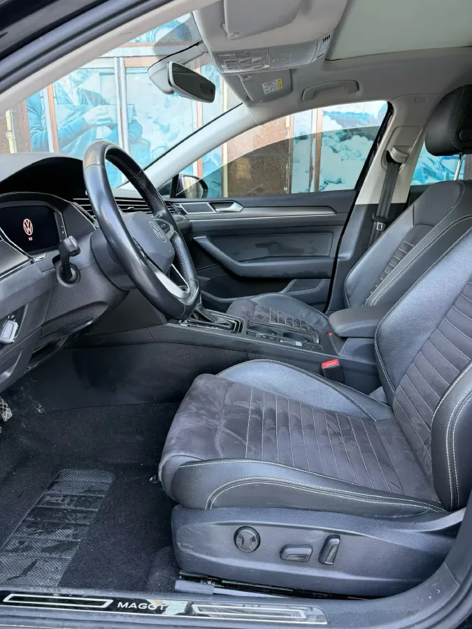 2020 Volkswagen Magotan 2.0T 186HP L4 7DCT,autocango,china used car exporter,china ev exporter,chinese used car exporter,chinese used ev exporter