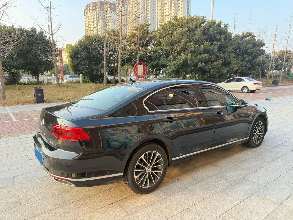 2020 Volkswagen Magotan 2.0T 186HP L4 7DCT,autocango,china used car exporter,china ev exporter,chinese used car exporter,chinese used ev exporter