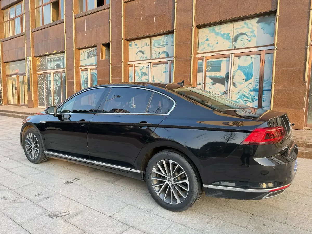 2020 Volkswagen Magotan 2.0T 186HP L4 7DCT,autocango,china used car exporter,china ev exporter,chinese used car exporter,chinese used ev exporter