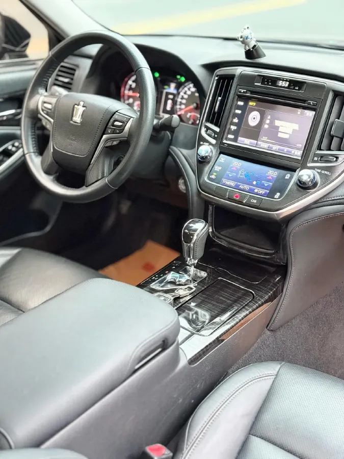 2015 Toyota Crown 2.0T 235HP L4 8AT,autocango,china used car exporter,china ev exporter,chinese used car exporter,chinese used ev exporter