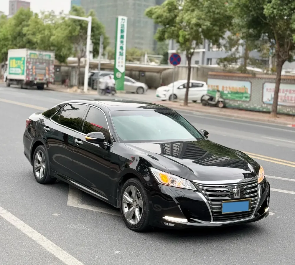 2015 Toyota Crown 2.0T 235HP L4 8AT,autocango,china used car exporter,china ev exporter,chinese used car exporter,chinese used ev exporter