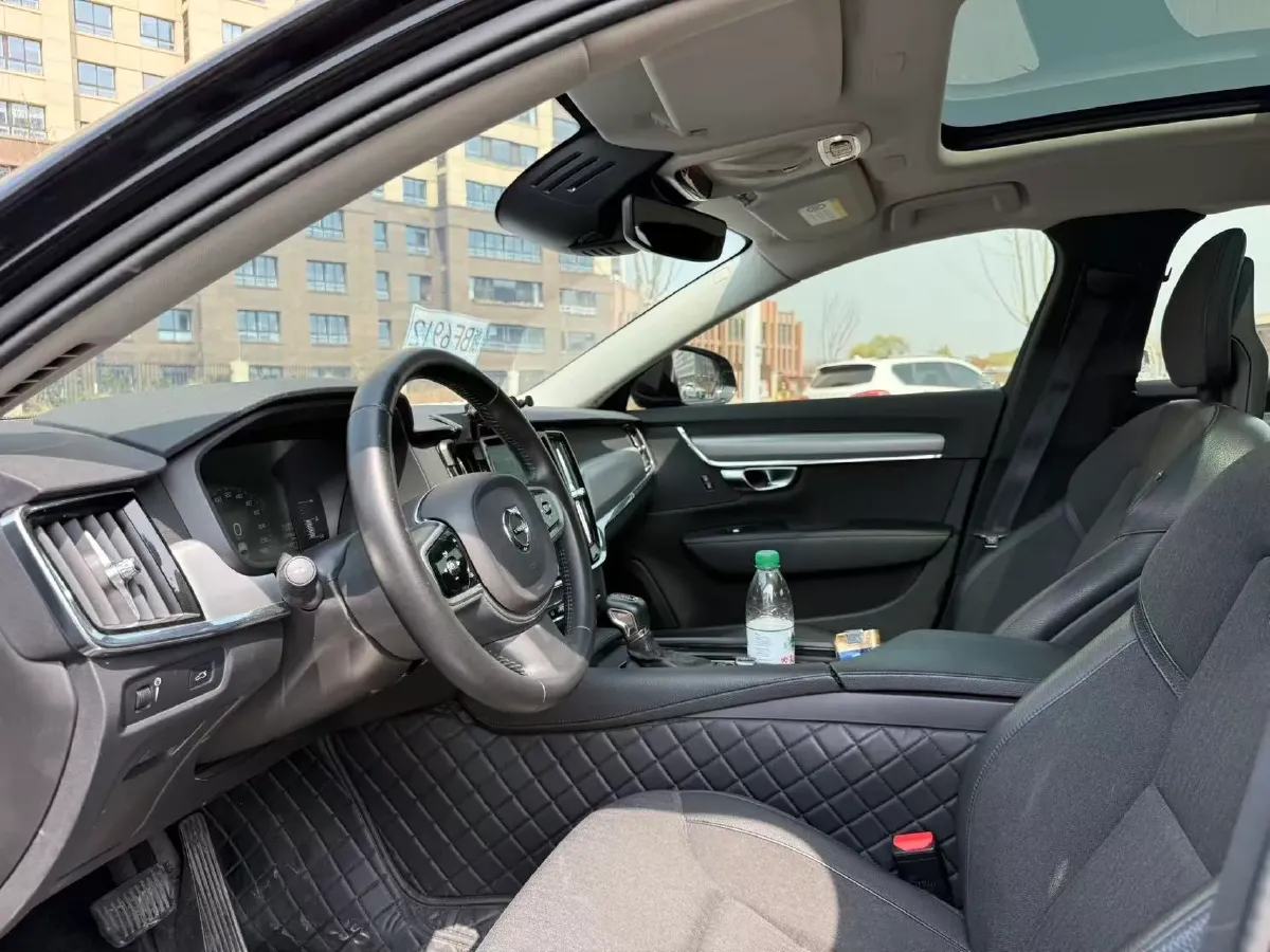 2018 Volvo S90 2.0T 190HP L4 8AT,autocango,china used car exporter,china ev exporter,chinese used car exporter,chinese used ev exporter