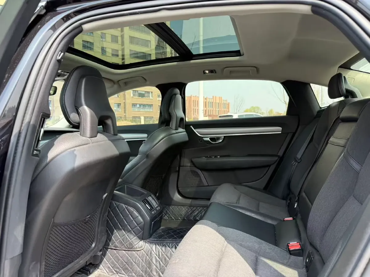 2018 Volvo S90 2.0T 190HP L4 8AT,autocango,china used car exporter,china ev exporter,chinese used car exporter,chinese used ev exporter