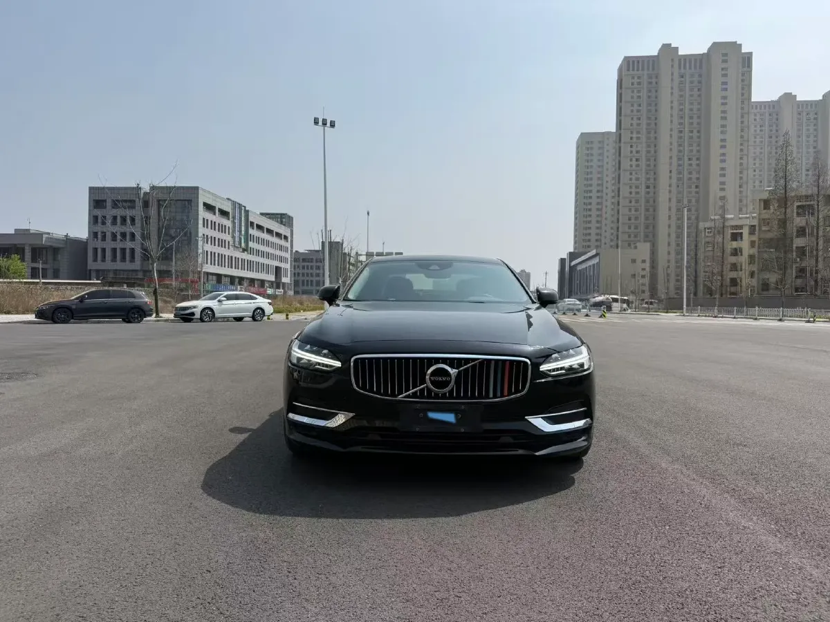 2018 Volvo S90 2.0T 190HP L4 8AT,autocango,china used car exporter,china ev exporter,chinese used car exporter,chinese used ev exporter