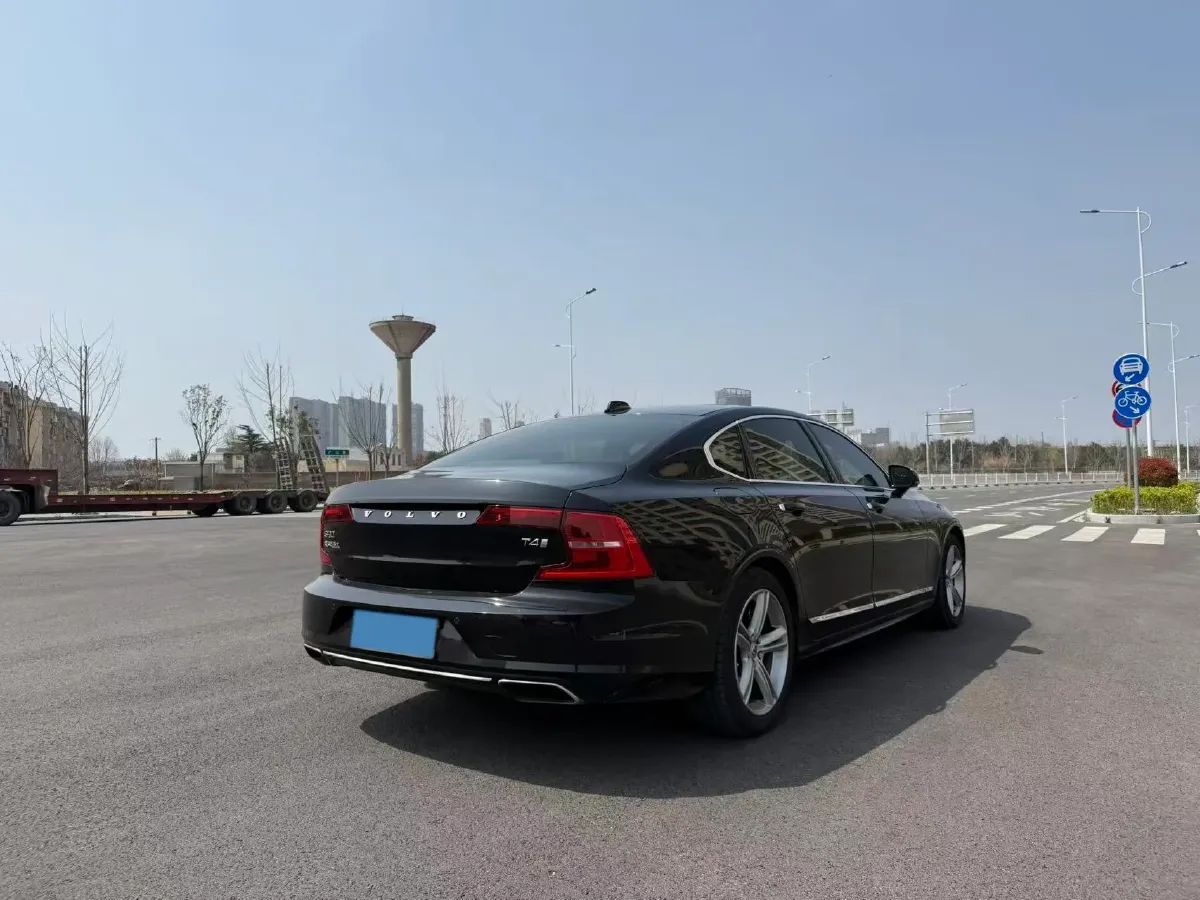 2018 Volvo S90 2.0T 190HP L4 8AT,autocango,china used car exporter,china ev exporter,chinese used car exporter,chinese used ev exporter