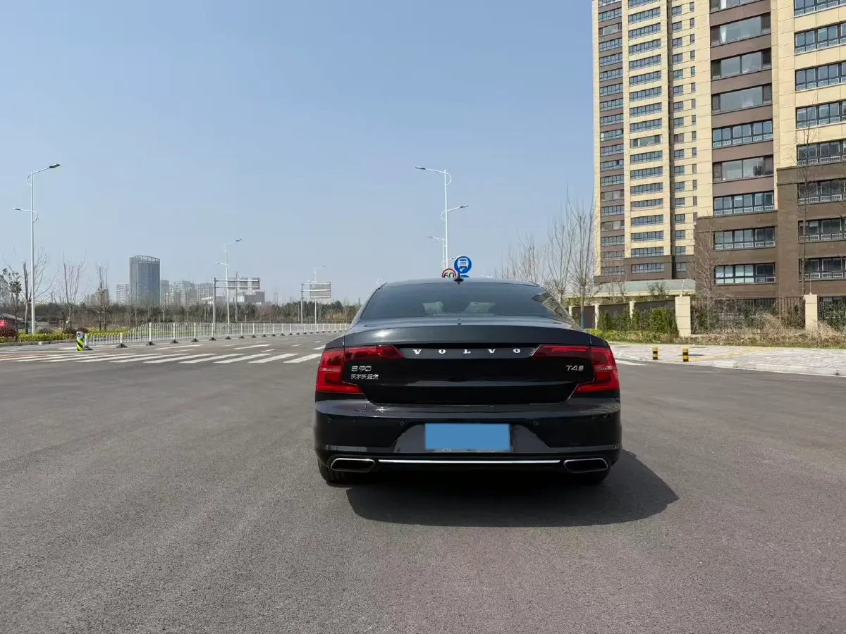 2018 Volvo S90 2.0T 190HP L4 8AT,autocango,china used car exporter,china ev exporter,chinese used car exporter,chinese used ev exporter