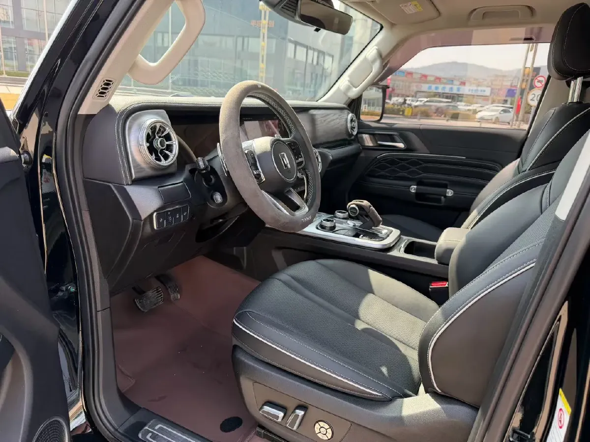 2024 Tank 300 2.0T 227HP L4 8AT,autocango,china used car exporter,china ev exporter,chinese used car exporter,chinese used ev exporter