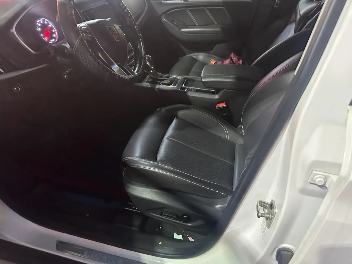 2020 Roewe i6 1.5T 169HP L4 7DCT,autocango,china used car exporter,china ev exporter,chinese used car exporter,chinese used ev exporter