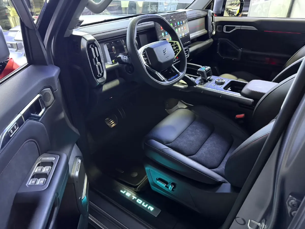 2025 Jetour Traveller 2.0T 254HP L4 7DCT,autocango,china used car exporter,china ev exporter,chinese used car exporter,chinese used ev exporter