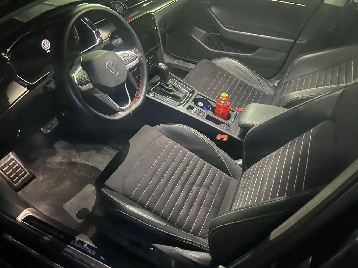 2020 Volkswagen Magotan 2.0T 186HP L4 7DCT,autocango,china used car exporter,china ev exporter,chinese used car exporter,chinese used ev exporter