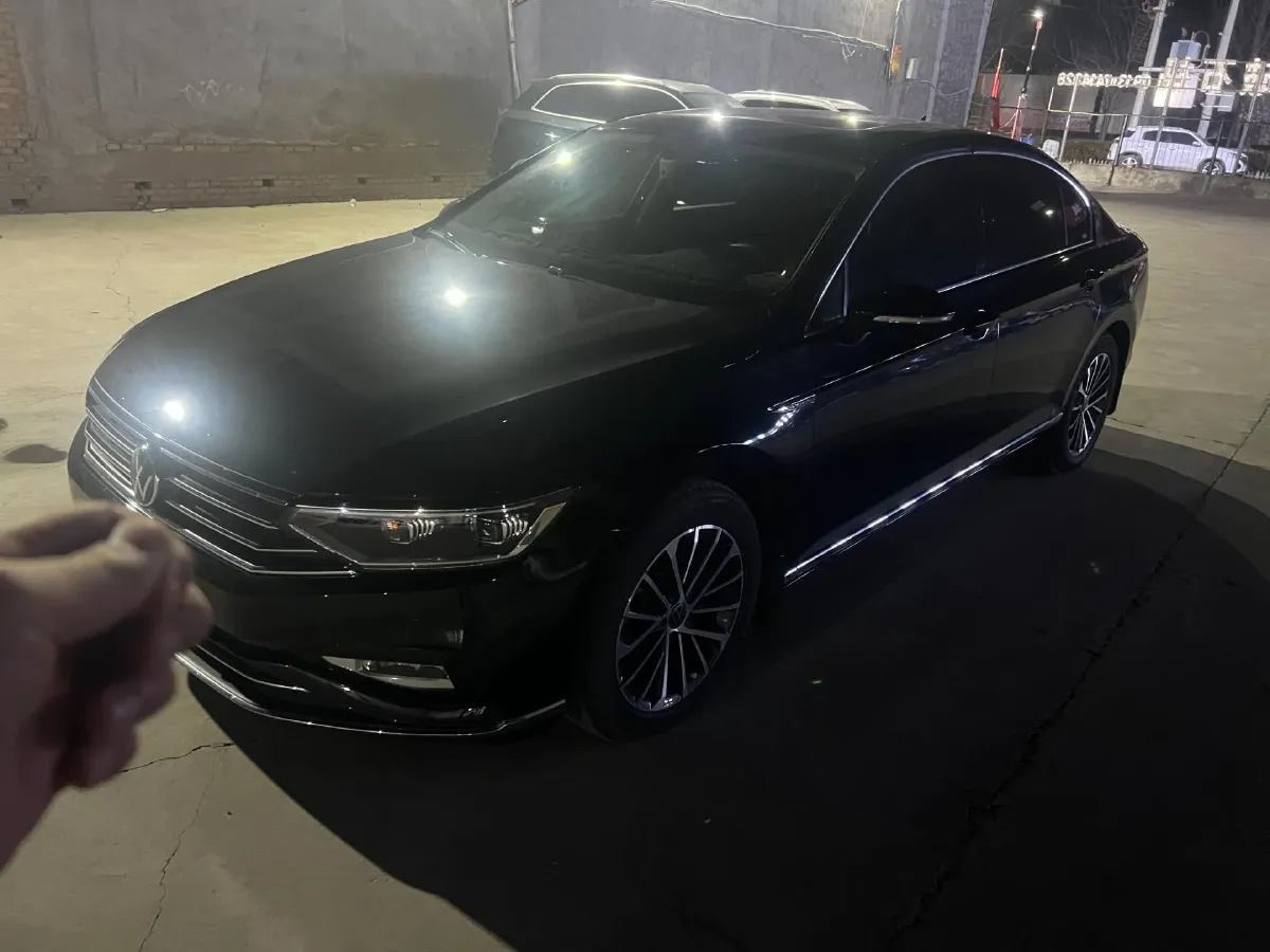 2020 Volkswagen Magotan 2.0T 186HP L4 7DCT,autocango,china used car exporter,china ev exporter,chinese used car exporter,chinese used ev exporter