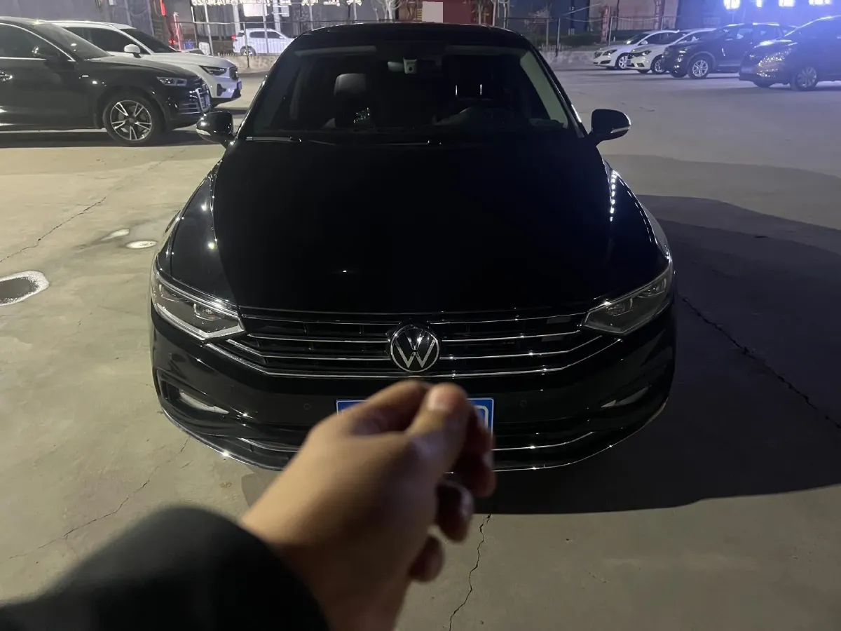 2020 Volkswagen Magotan 2.0T 186HP L4 7DCT,autocango,china used car exporter,china ev exporter,chinese used car exporter,chinese used ev exporter