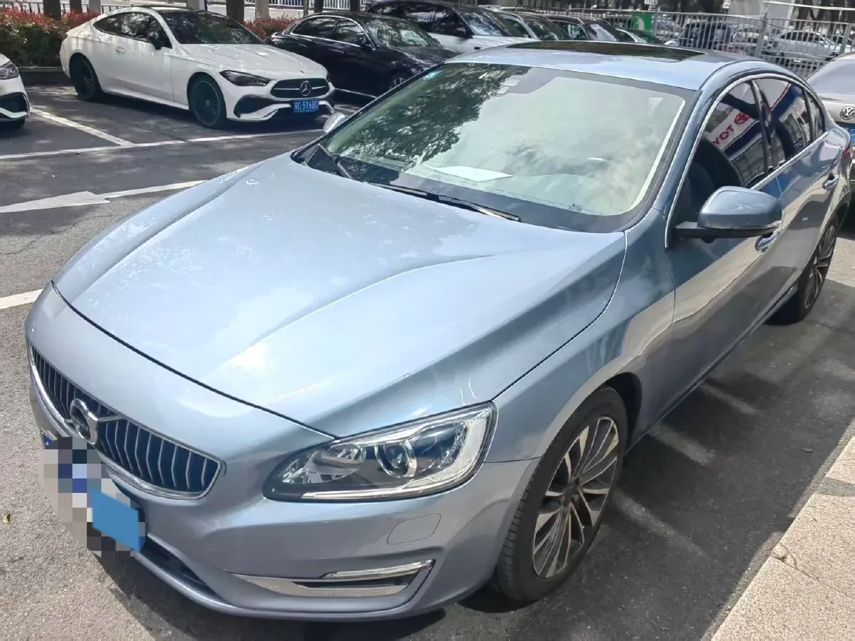2018 Volvo S60 2.0T 245HP L4 8AT,autocango,china used car exporter,china ev exporter,chinese used car exporter,chinese used ev exporter