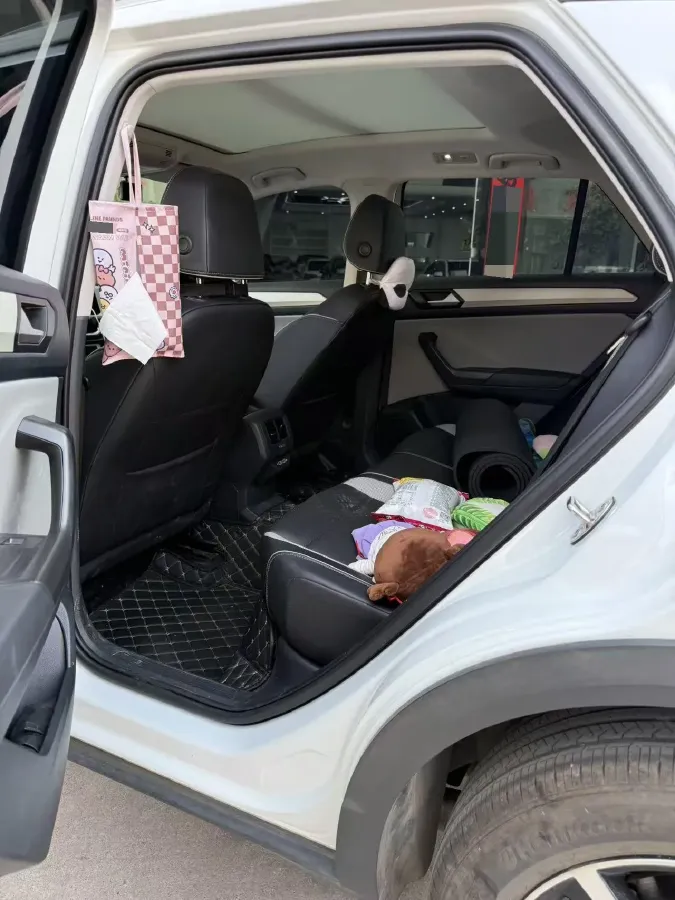 2023 Volkswagen T-Roc 1.4T 150HP L4 7DCT,autocango,china used car exporter,china ev exporter,chinese used car exporter,chinese used ev exporter