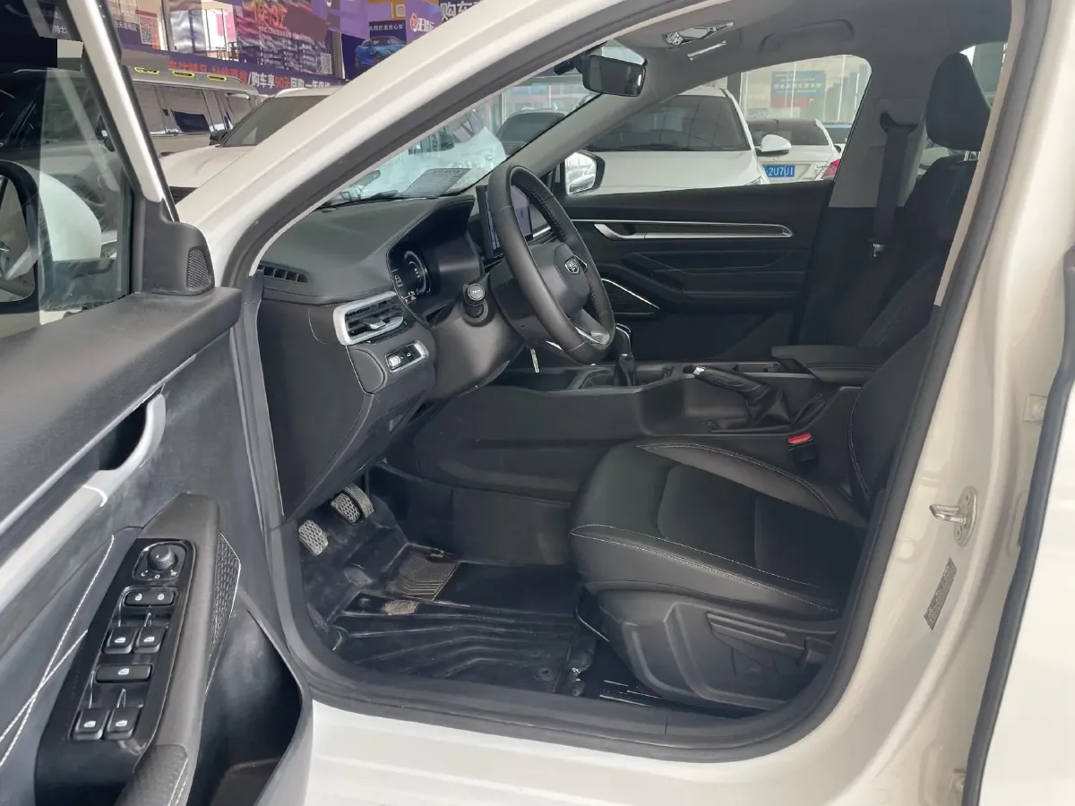 2023 Geely Emgrand 1.5L 127HP L4 5MT,autocango,china used car exporter,china ev exporter,chinese used car exporter,chinese used ev exporter