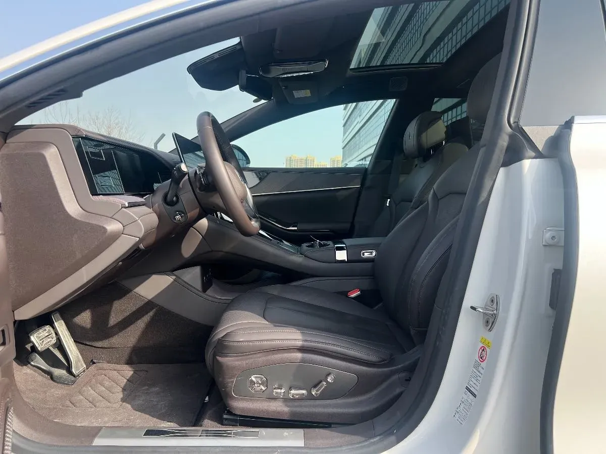 2024 Denza DenzaZ9 2.0T 207HP L4 E-CVT PHEV 38.5KWH,autocango,china used car exporter,china ev exporter,chinese used car exporter,chinese used ev exporter