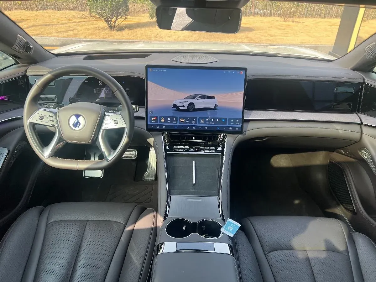 2024 Denza DenzaZ9 2.0T 207HP L4 E-CVT PHEV 38.5KWH,autocango,china used car exporter,china ev exporter,chinese used car exporter,chinese used ev exporter