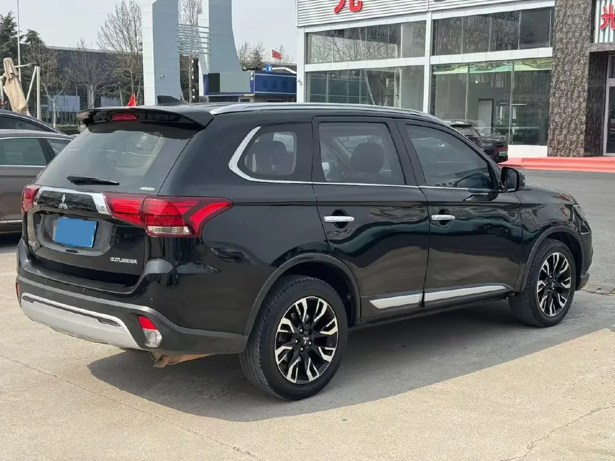 2020 Mitsubishi Outlander 2.4L 192HP L4 CVT,autocango,china used car exporter,china ev exporter,chinese used car exporter,chinese used ev exporter