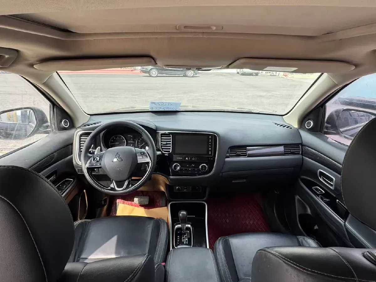 2020 Mitsubishi Outlander 2.4L 192HP L4 CVT,autocango,china used car exporter,china ev exporter,chinese used car exporter,chinese used ev exporter