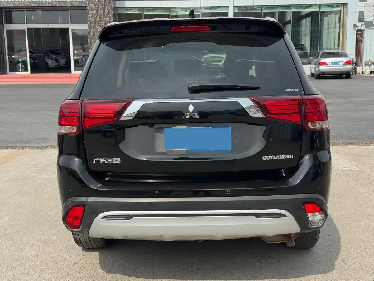 2020 Mitsubishi Outlander 2.4L 192HP L4 CVT,autocango,china used car exporter,china ev exporter,chinese used car exporter,chinese used ev exporter