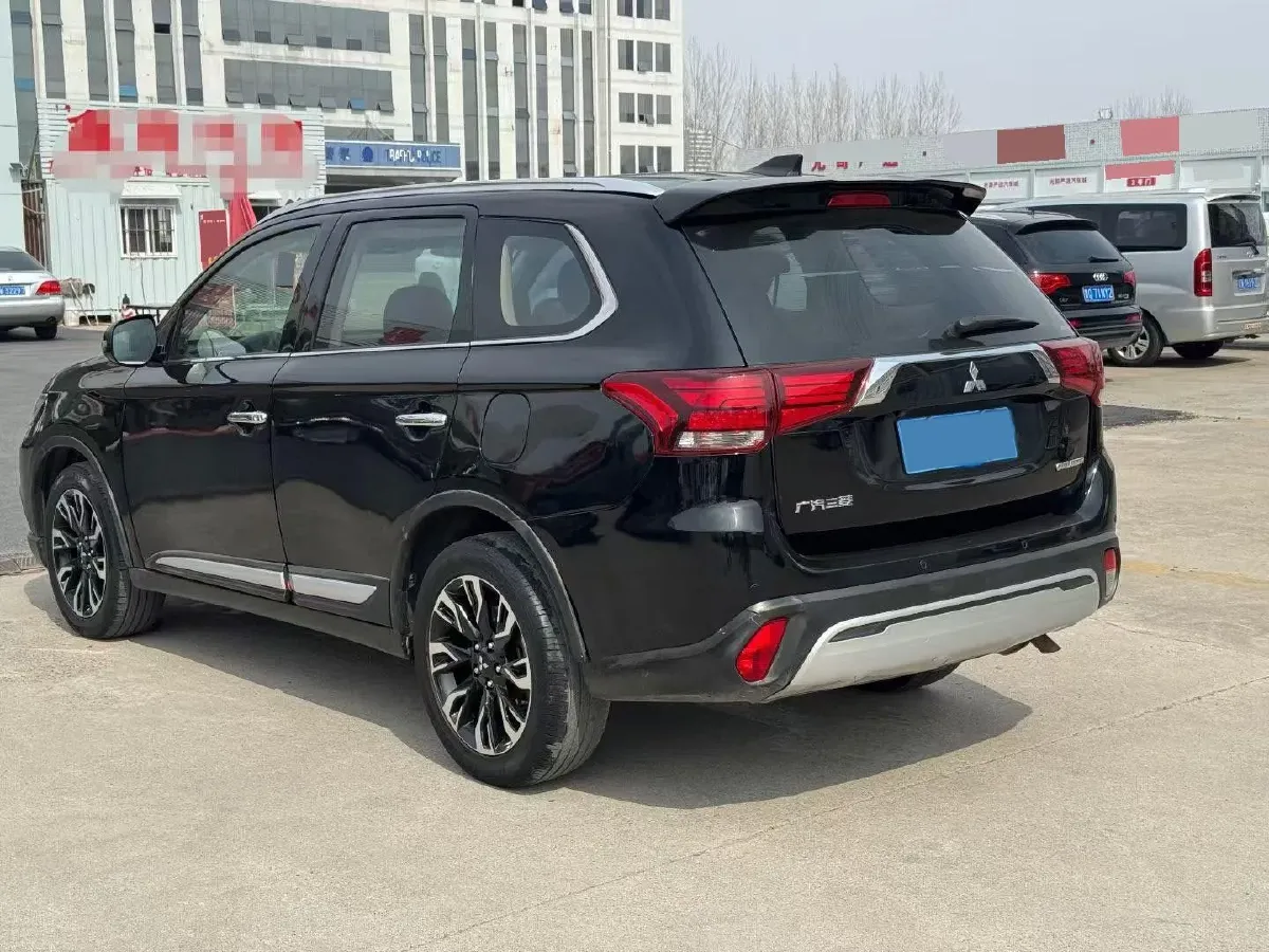 2020 Mitsubishi Outlander 2.4L 192HP L4 CVT,autocango,china used car exporter,china ev exporter,chinese used car exporter,chinese used ev exporter