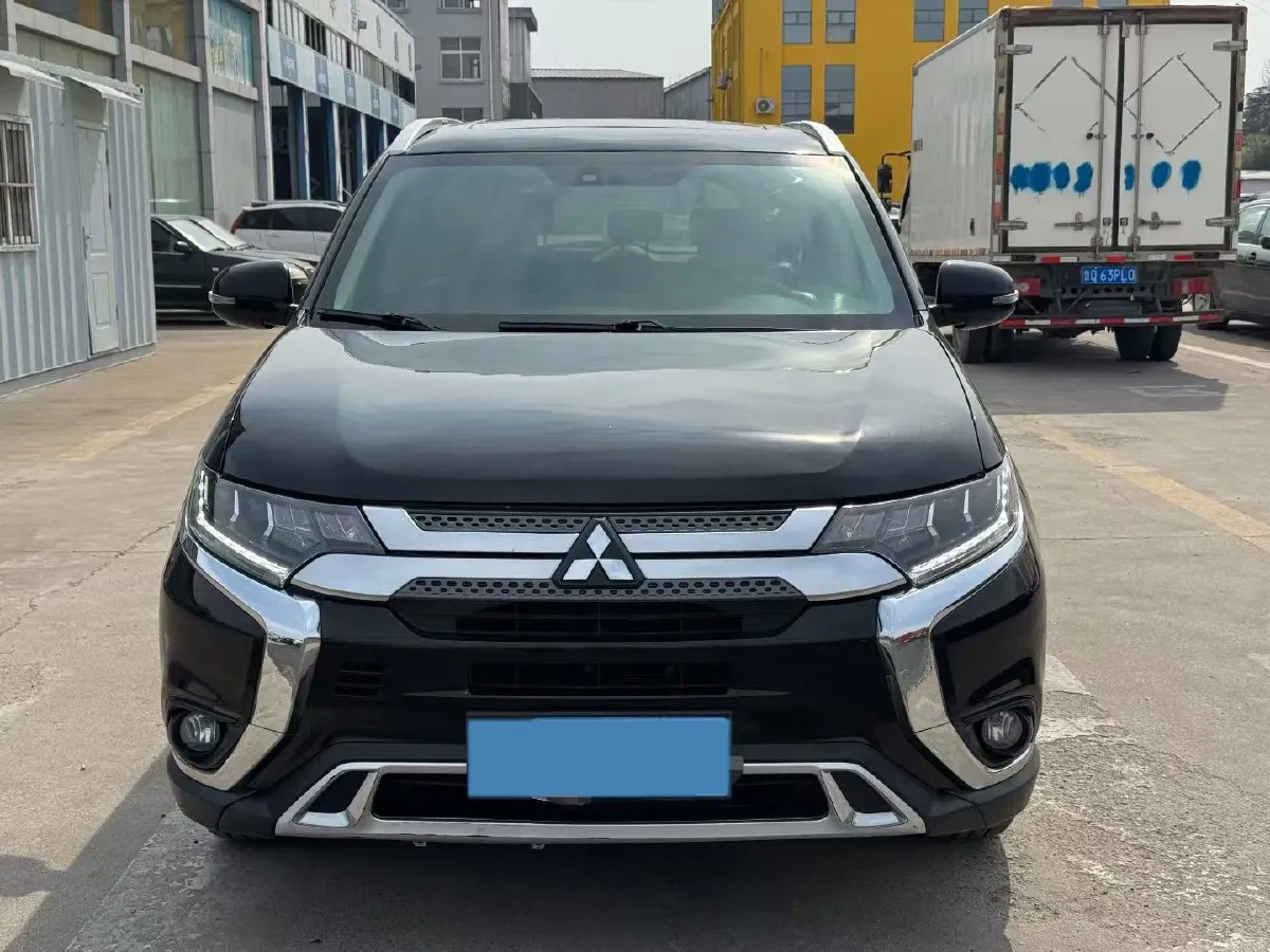 2020 Mitsubishi Outlander 2.4L 192HP L4 CVT,autocango,china used car exporter,china ev exporter,chinese used car exporter,chinese used ev exporter