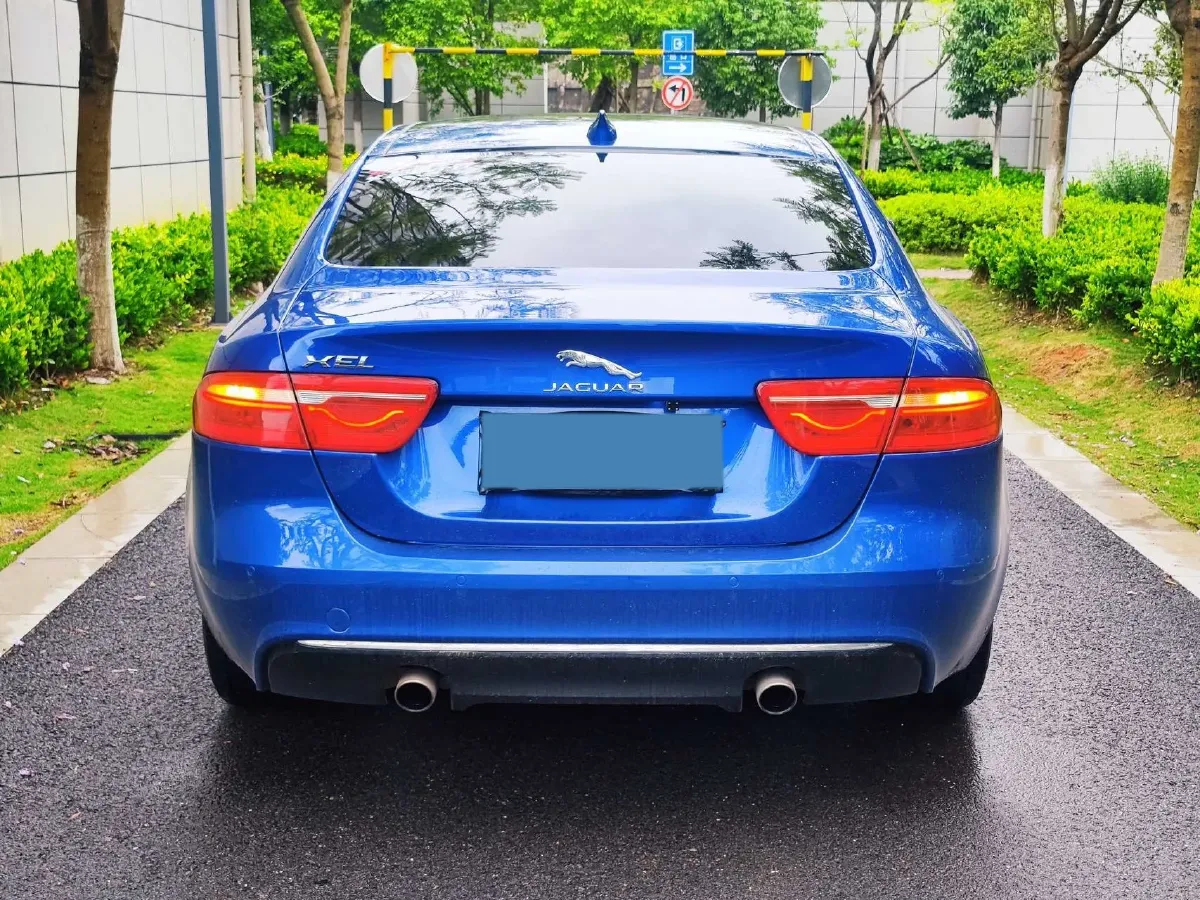 2019 Jeep Cherokee 2.0T 265HP L4 9AT,autocango,china used car exporter,china ev exporter,chinese used car exporter,chinese used ev exporter