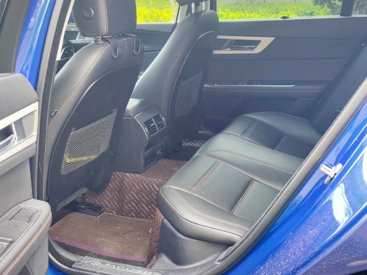 2019 Jeep Cherokee 2.0T 265HP L4 9AT,autocango,china used car exporter,china ev exporter,chinese used car exporter,chinese used ev exporter