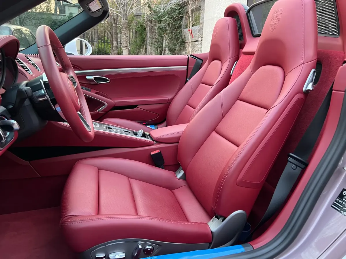 2022 Porsche 718 2.0T 300HP H4 7DCT,autocango,china used car exporter,china ev exporter,chinese used car exporter,chinese used ev exporter