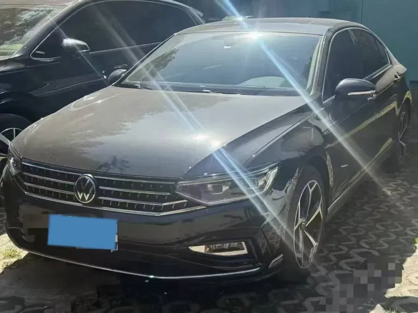 2023 Volkswagen Magotan 2.0T 186HP L4 7DCT,autocango,china used car exporter,china ev exporter,chinese used car exporter,chinese used ev exporter