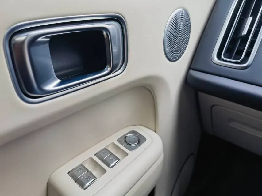 2024 Ford Bronco 2.3T 275HP L4 10AT,autocango,china used car exporter,china ev exporter,chinese used car exporter,chinese used ev exporter