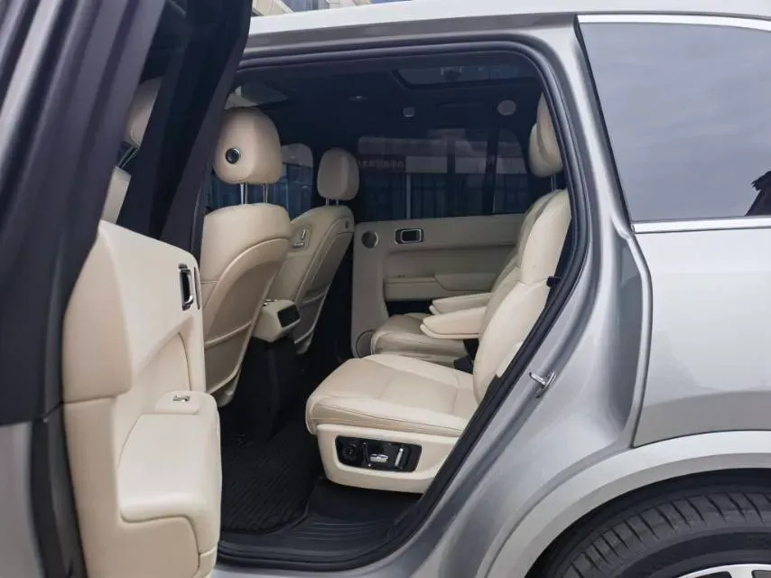 2024 Ford Bronco 2.3T 275HP L4 10AT,autocango,china used car exporter,china ev exporter,chinese used car exporter,chinese used ev exporter