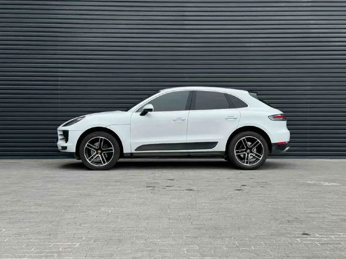 2021 Porsche Macan 2.0T 252HP L4 7DCT,autocango,china used car exporter,china ev exporter,chinese used car exporter,chinese used ev exporter