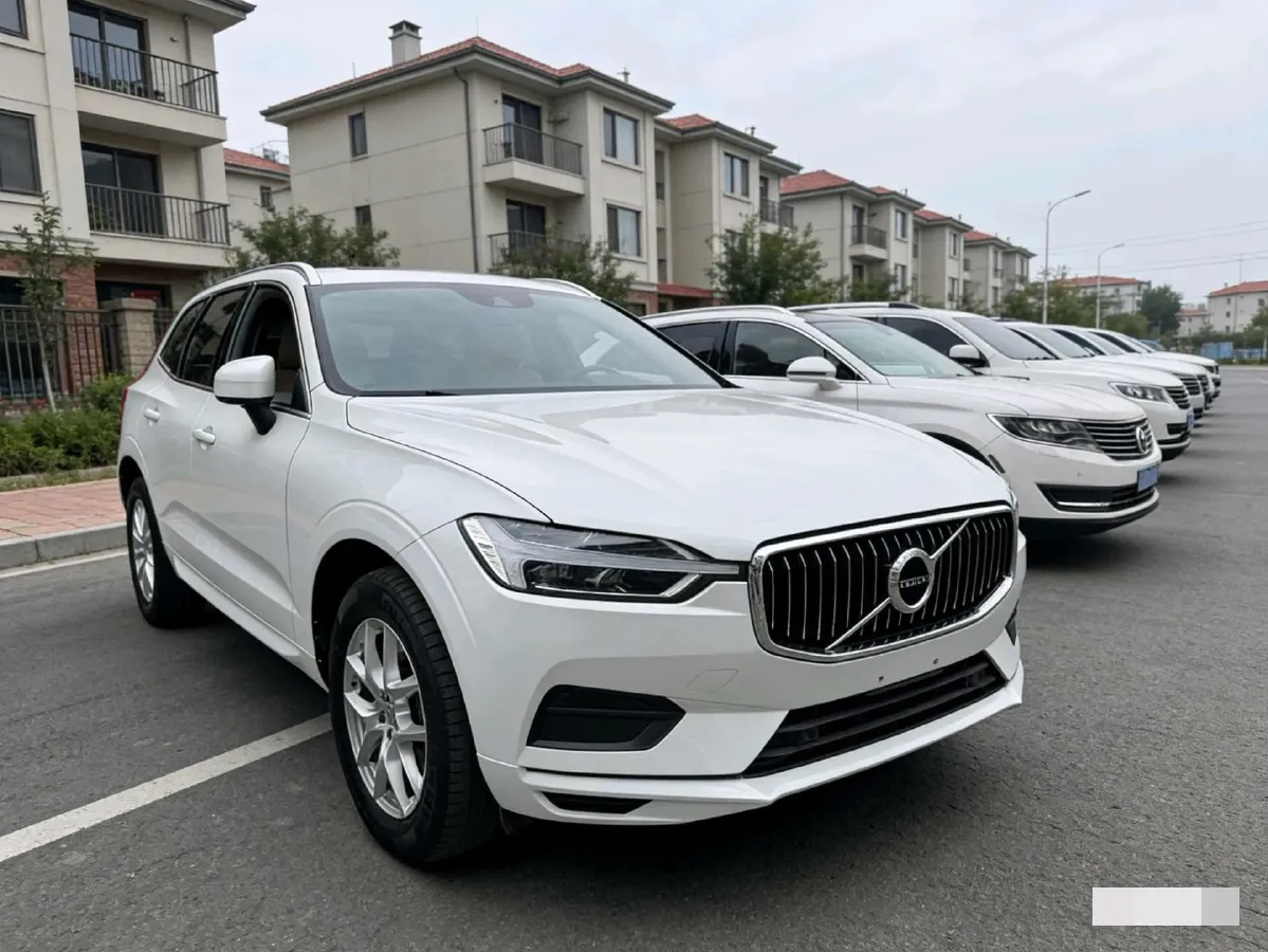 2018 Volvo XC60 2.0T 254HP L4 8AT,autocango,china used car exporter,china ev exporter,chinese used car exporter,chinese used ev exporter
