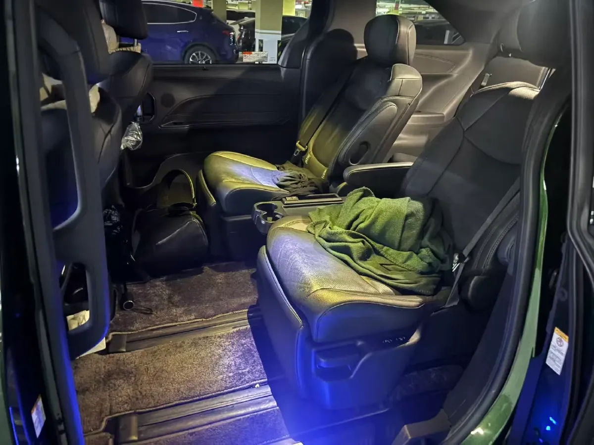 2021 Toyota Sienna 2.5L 192HP L4 E-CVT Hybrid,autocango,china used car exporter,china ev exporter,chinese used car exporter,chinese used ev exporter