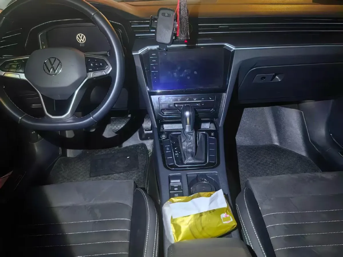 2020 Volkswagen Magotan 2.0T 186HP L4 7DCT,autocango,china used car exporter,china ev exporter,chinese used car exporter,chinese used ev exporter