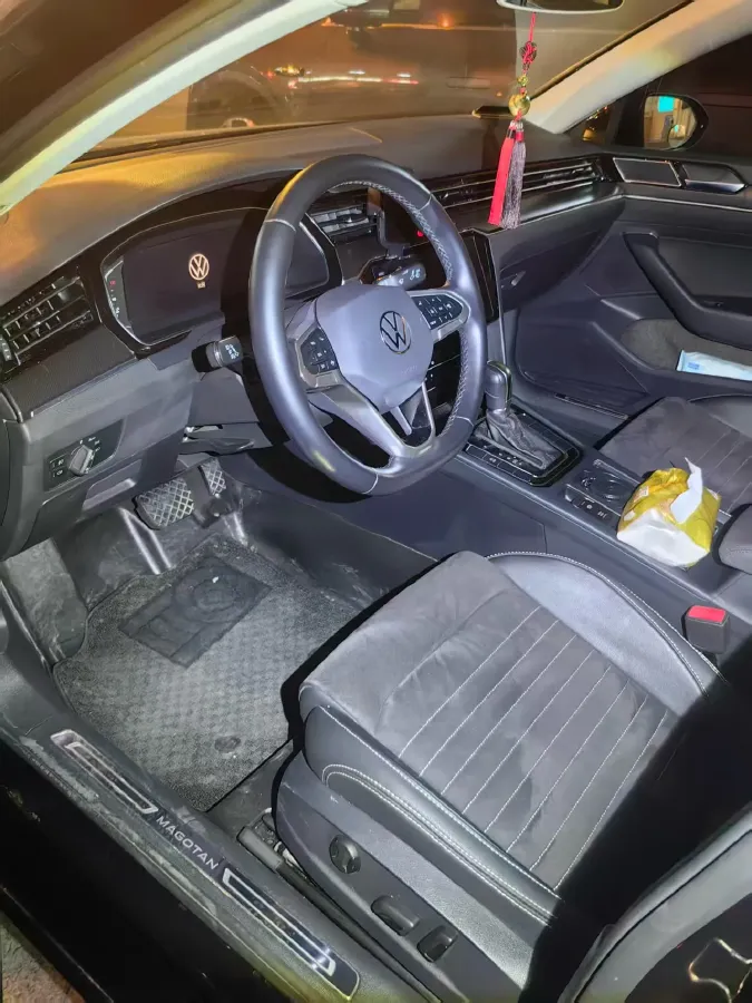 2020 Volkswagen Magotan 2.0T 186HP L4 7DCT,autocango,china used car exporter,china ev exporter,chinese used car exporter,chinese used ev exporter