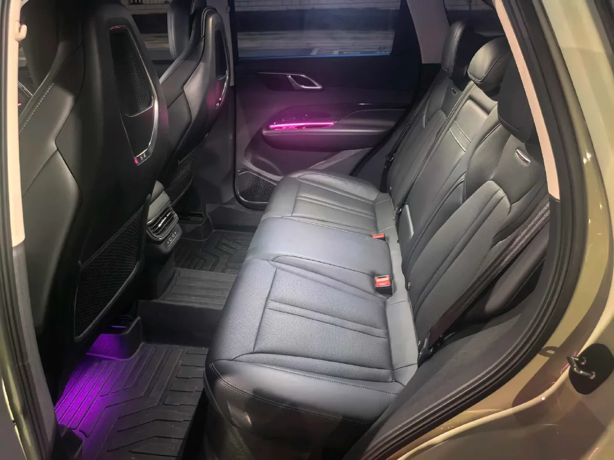 2023 HongQi HS3 1.5T 169HP L4 7DCT,autocango,china used car exporter,china ev exporter,chinese used car exporter,chinese used ev exporter