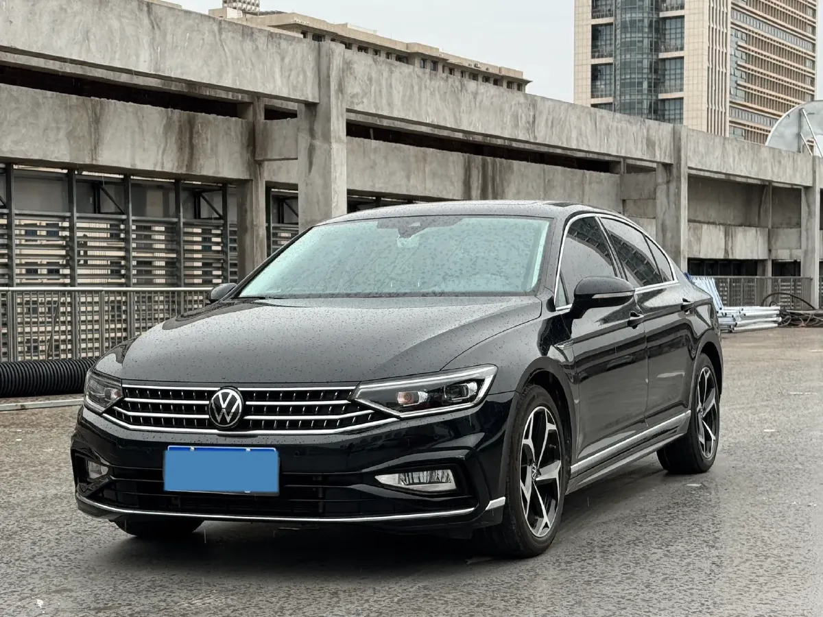 2023 Volkswagen Magotan 2.0T 186HP L4 7DCT,autocango,china used car exporter,china ev exporter,chinese used car exporter,chinese used ev exporter