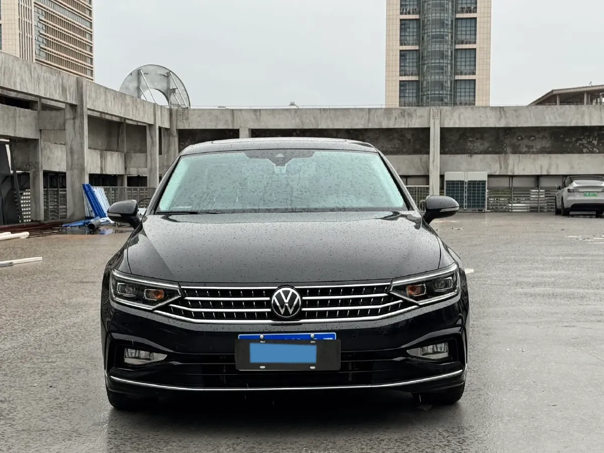 2023 Volkswagen Magotan 2.0T 186HP L4 7DCT,autocango,china used car exporter,china ev exporter,chinese used car exporter,chinese used ev exporter