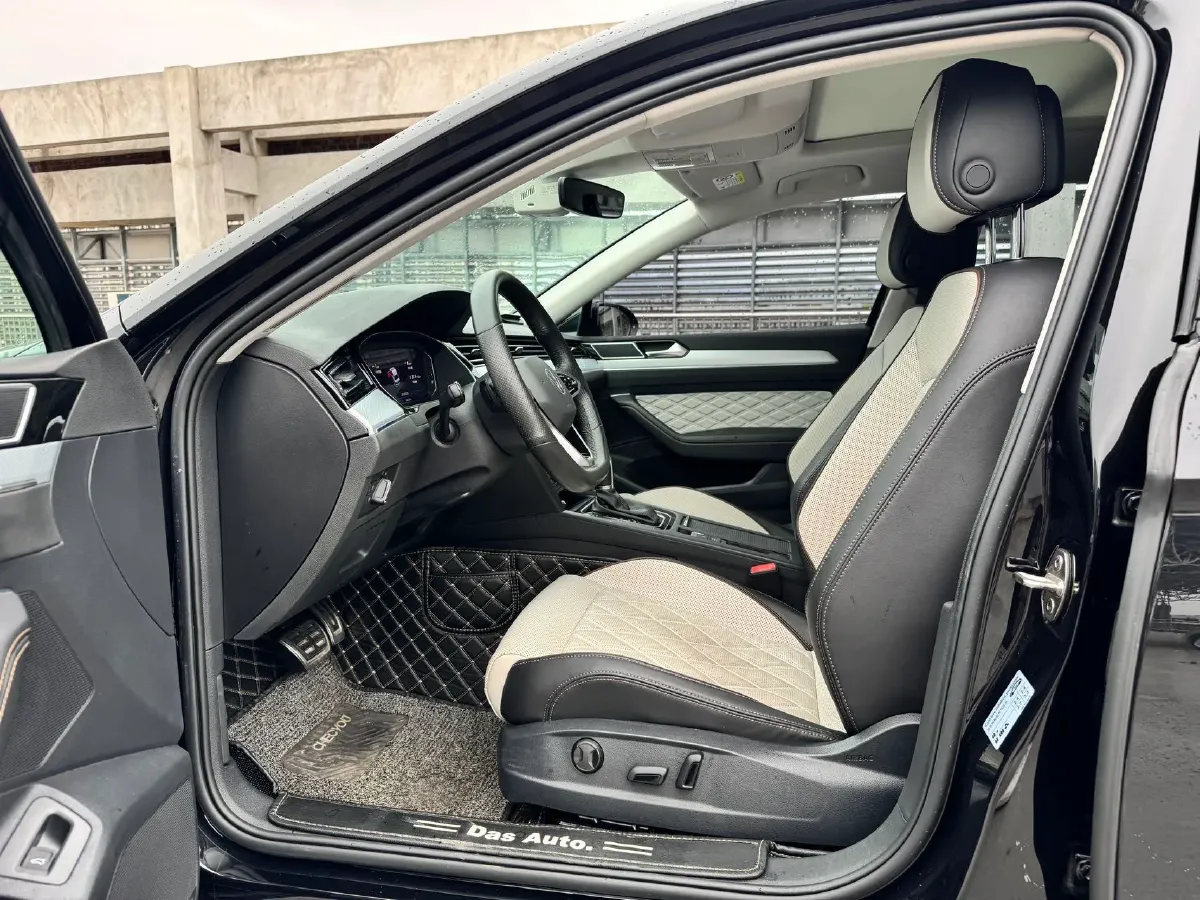 2023 Volkswagen Magotan 2.0T 186HP L4 7DCT,autocango,china used car exporter,china ev exporter,chinese used car exporter,chinese used ev exporter