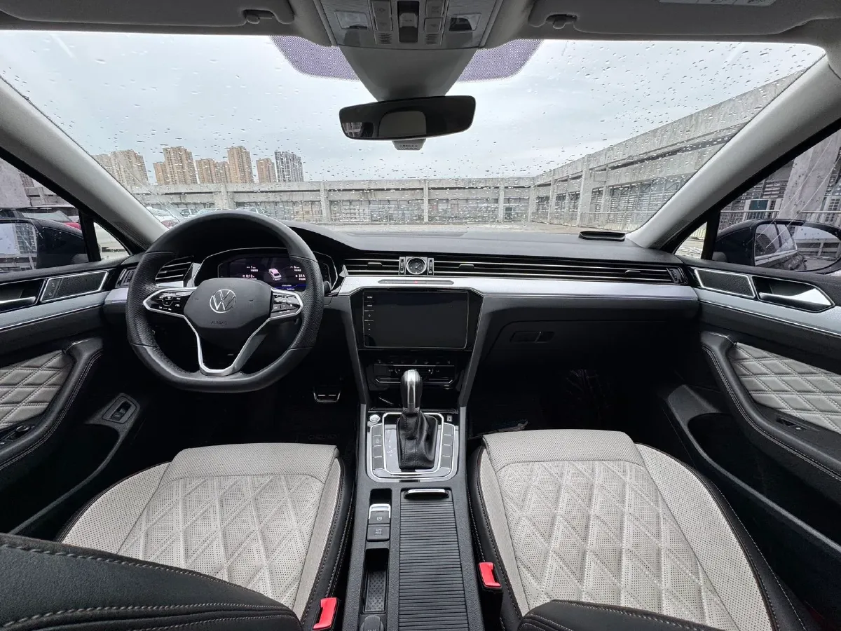 2023 Volkswagen Magotan 2.0T 186HP L4 7DCT,autocango,china used car exporter,china ev exporter,chinese used car exporter,chinese used ev exporter