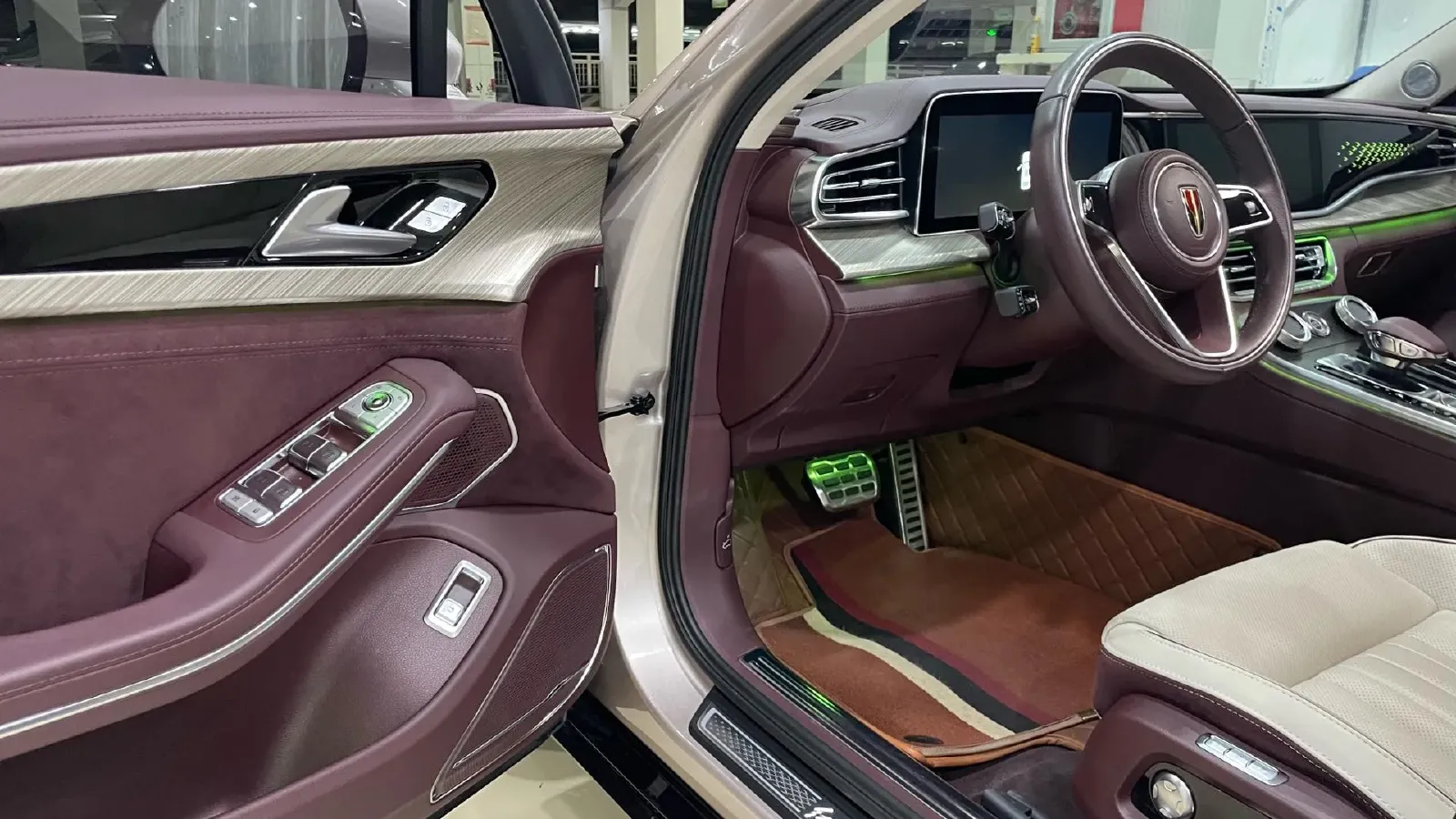 2022 HongQi H9 3.0T 283HP V6 7DCT,autocango,china used car exporter,china ev exporter,chinese used car exporter,chinese used ev exporter